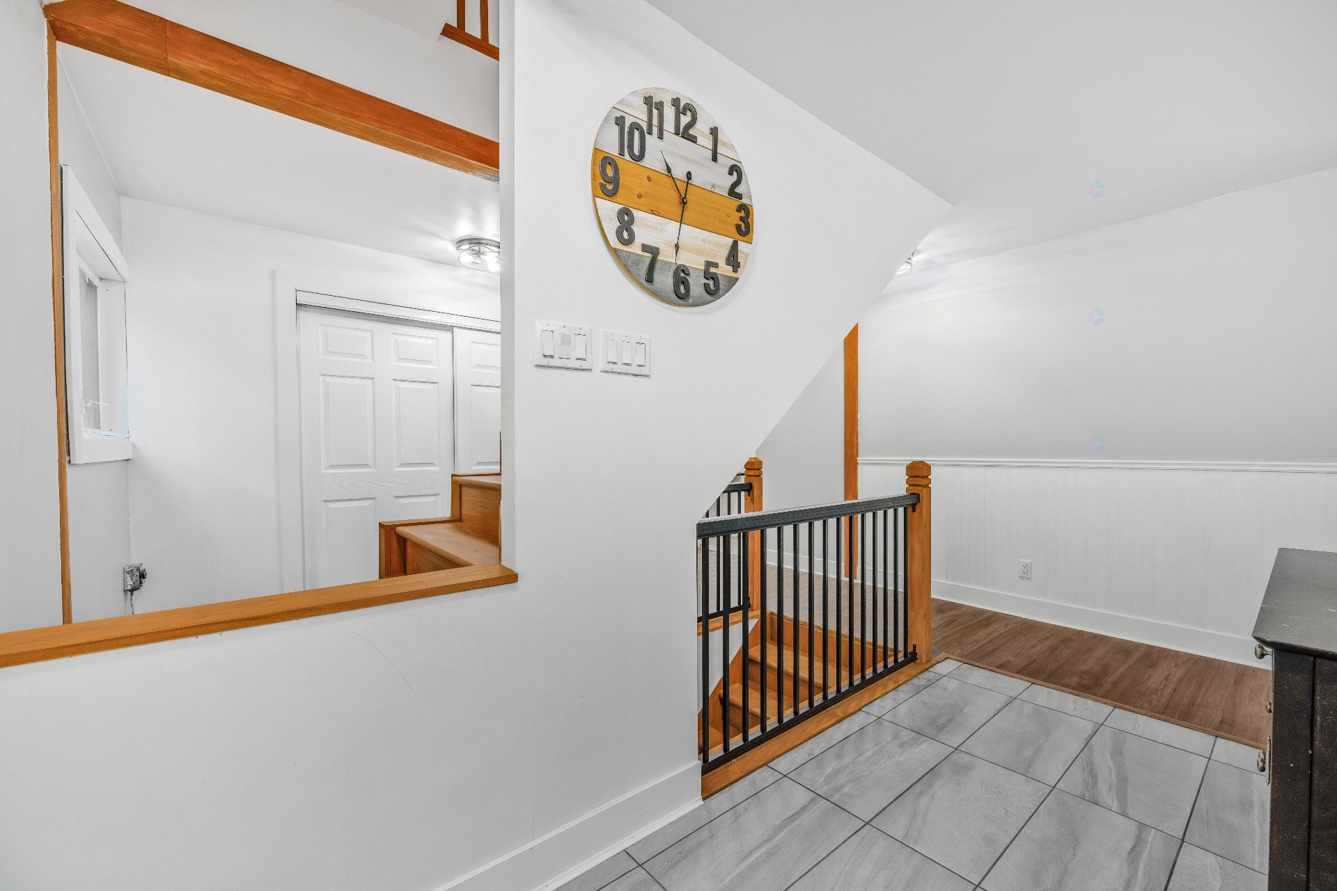 Mud Room - 4015 Ch. Plaisance, Sainte-Julienne, QC - Indoor Photo Showing Other Room