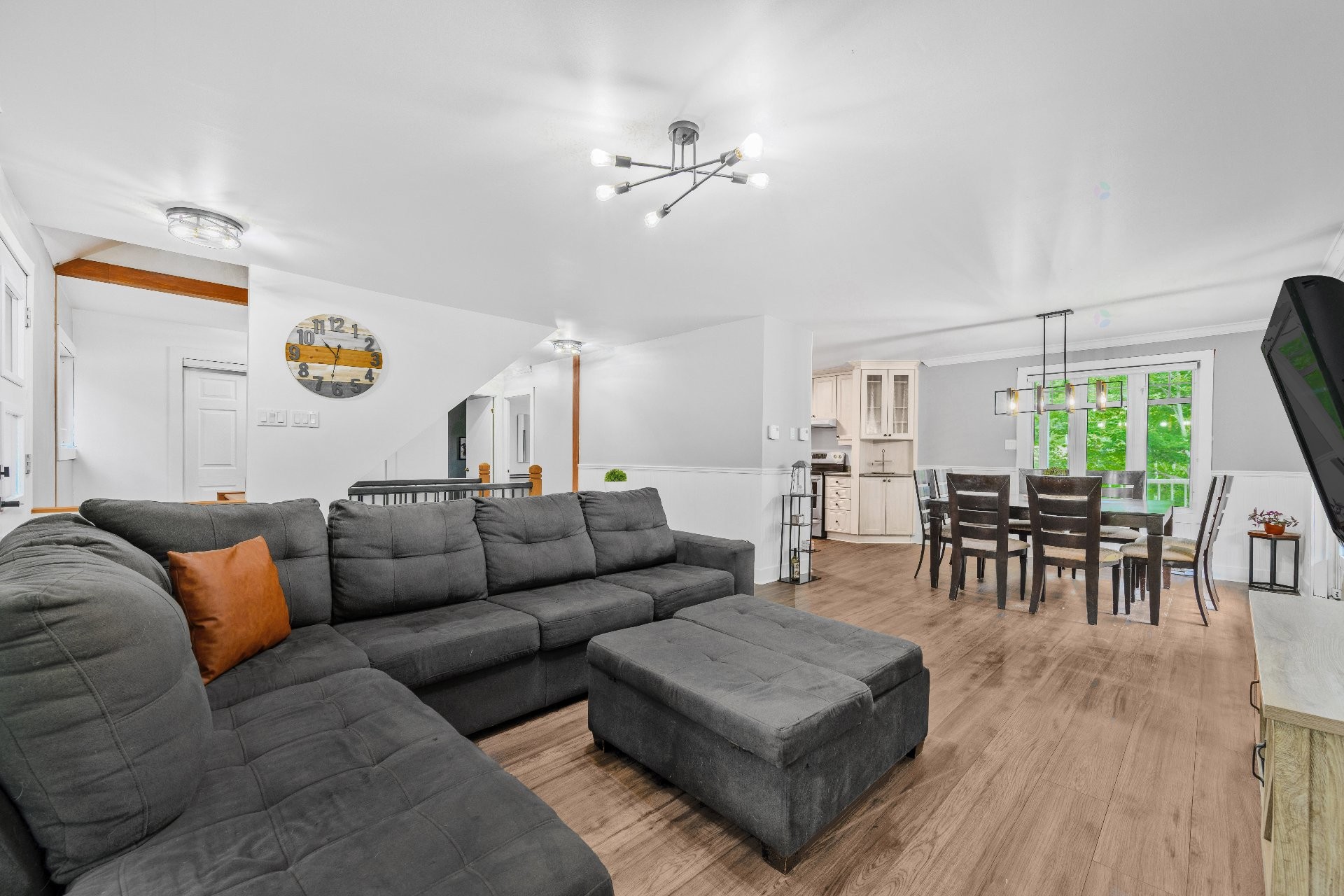 Family Room - 4015 Ch. Plaisance, Sainte-Julienne, QC - Indoor Photo Showing Living Room
