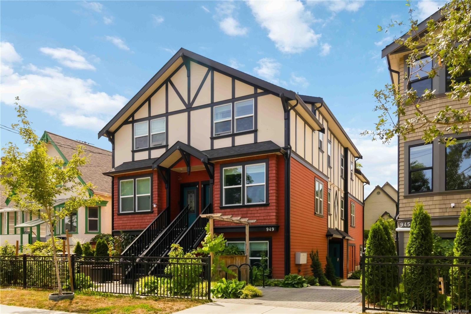 #2-949 Pembroke St, Victoria, BC