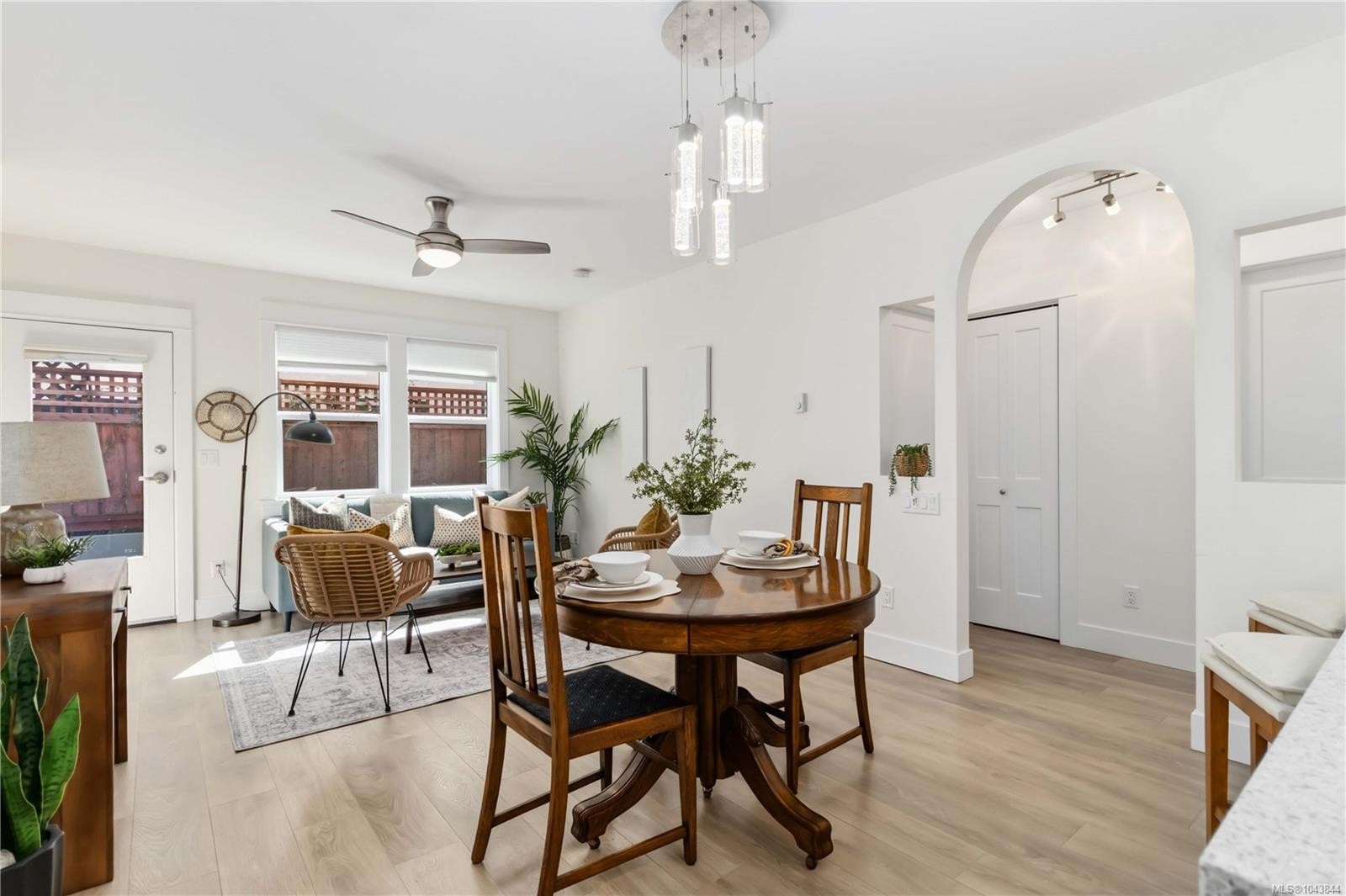 #2-949 Pembroke St, Victoria, BC