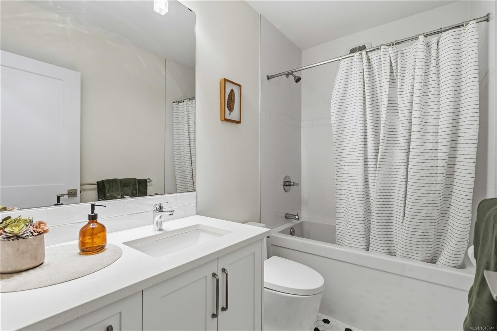 #2-949 Pembroke St, Victoria, BC