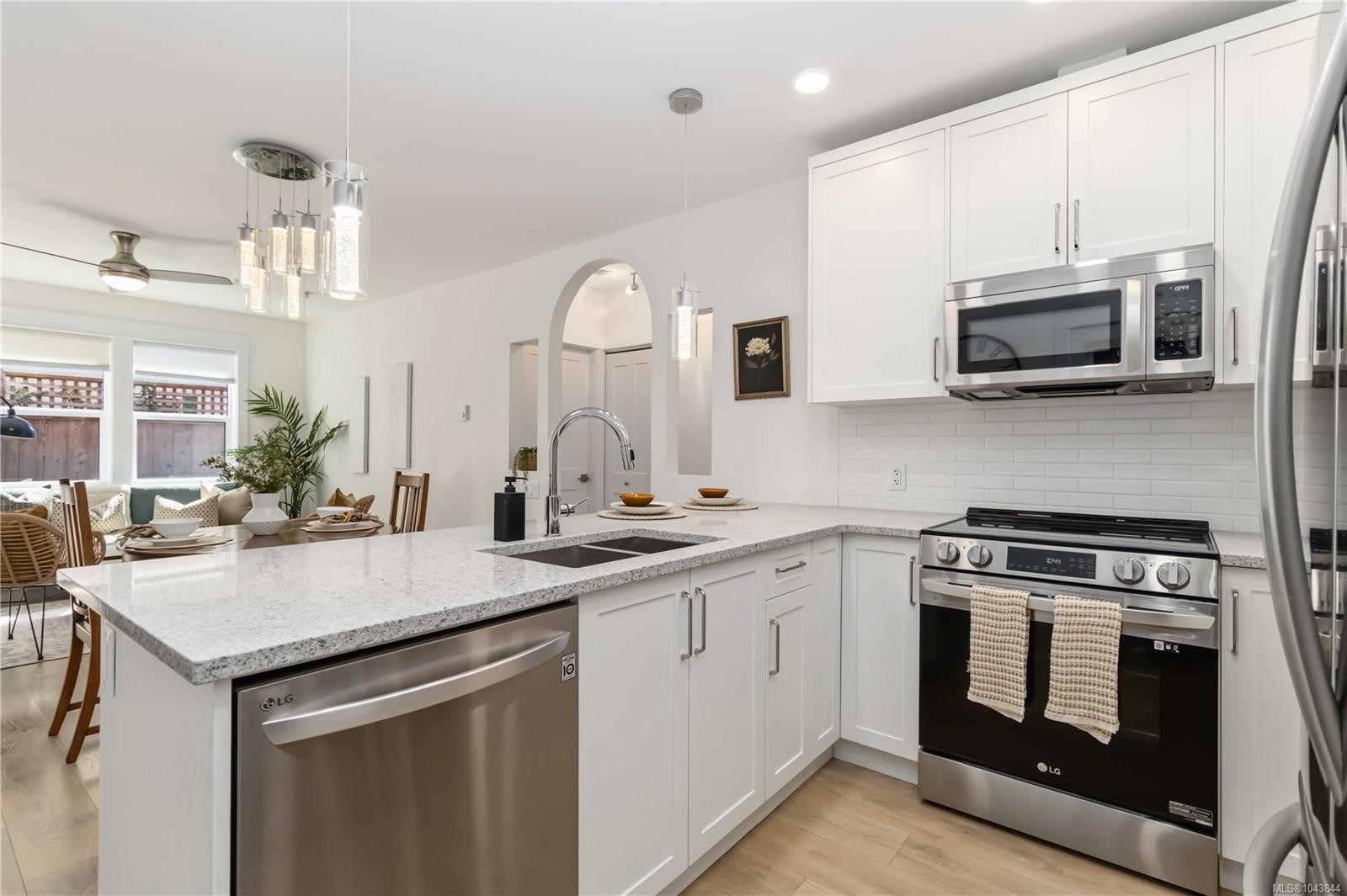 #2-949 Pembroke St, Victoria, BC