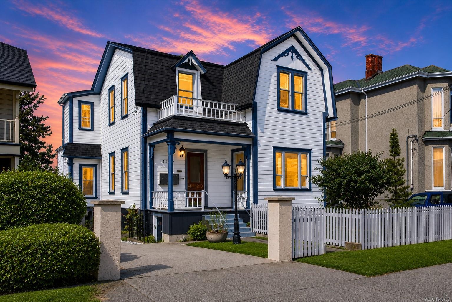 1120 Caledonia Ave, Victoria, BC
