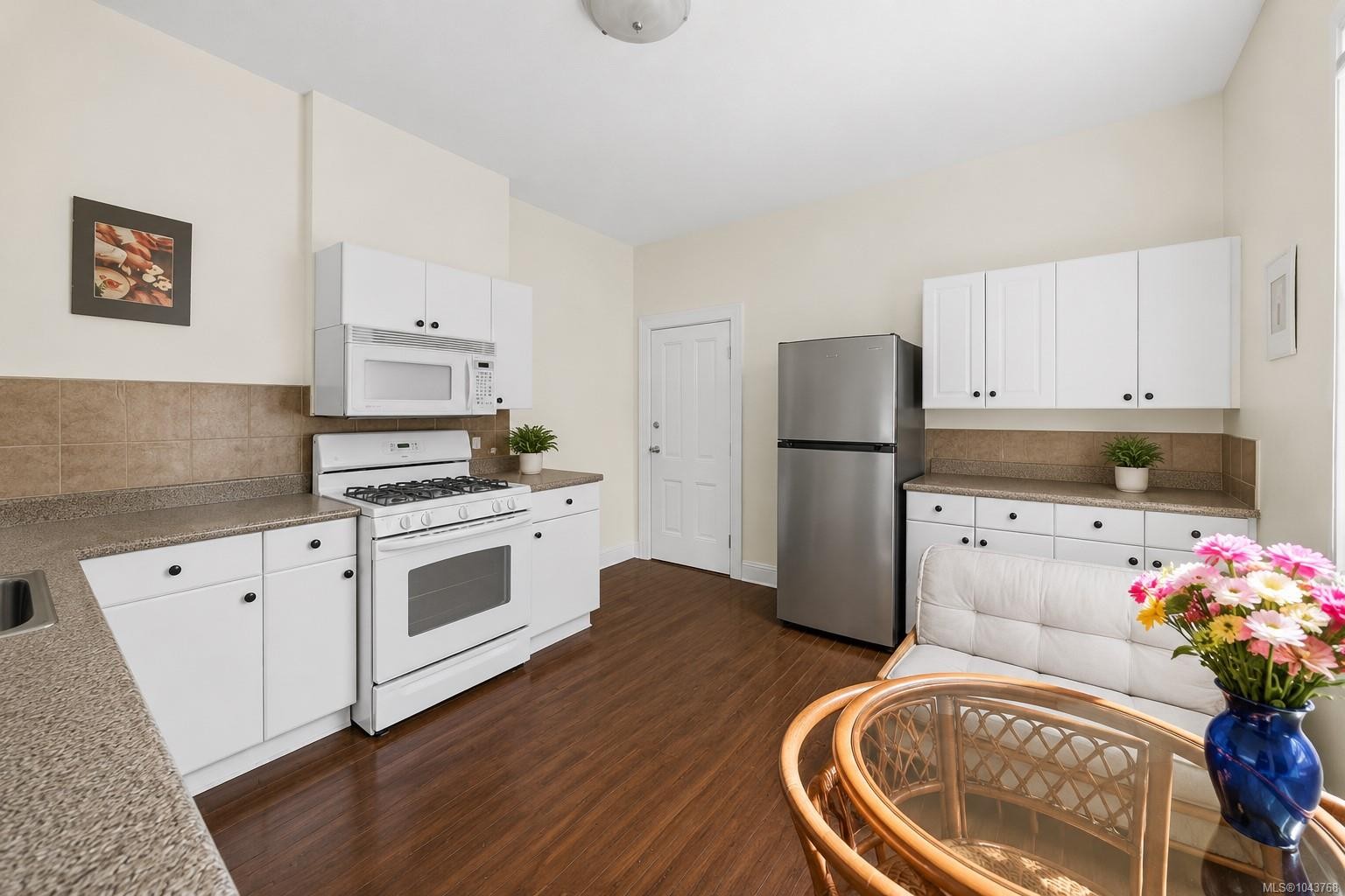 1120 Caledonia Ave, Victoria, BC