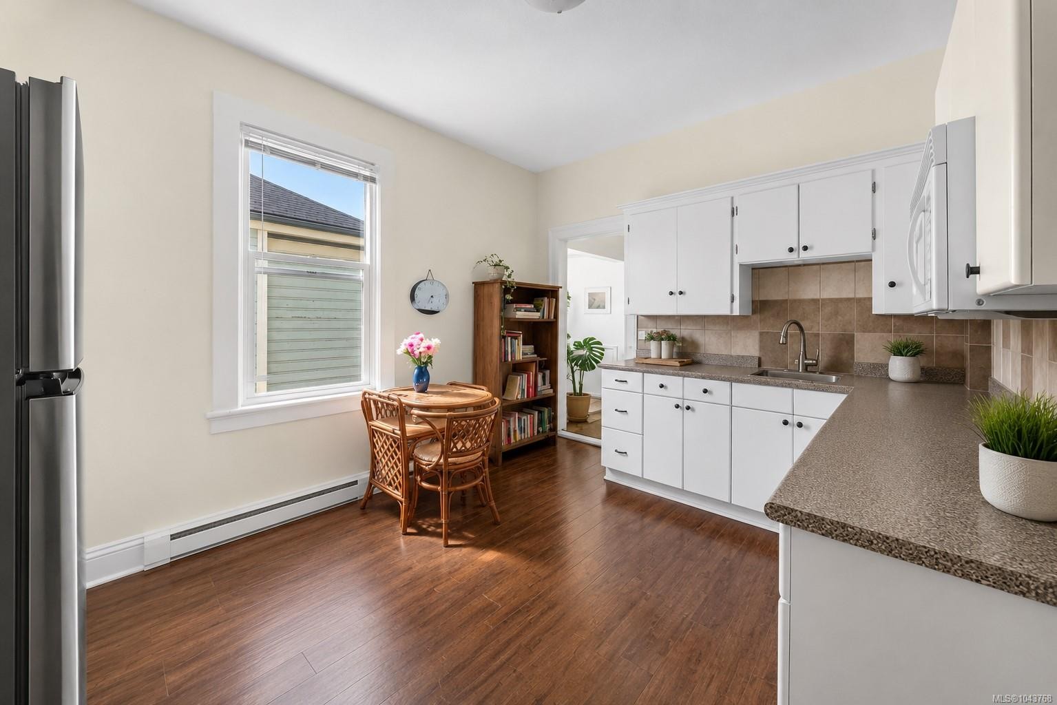1120 Caledonia Ave, Victoria, BC