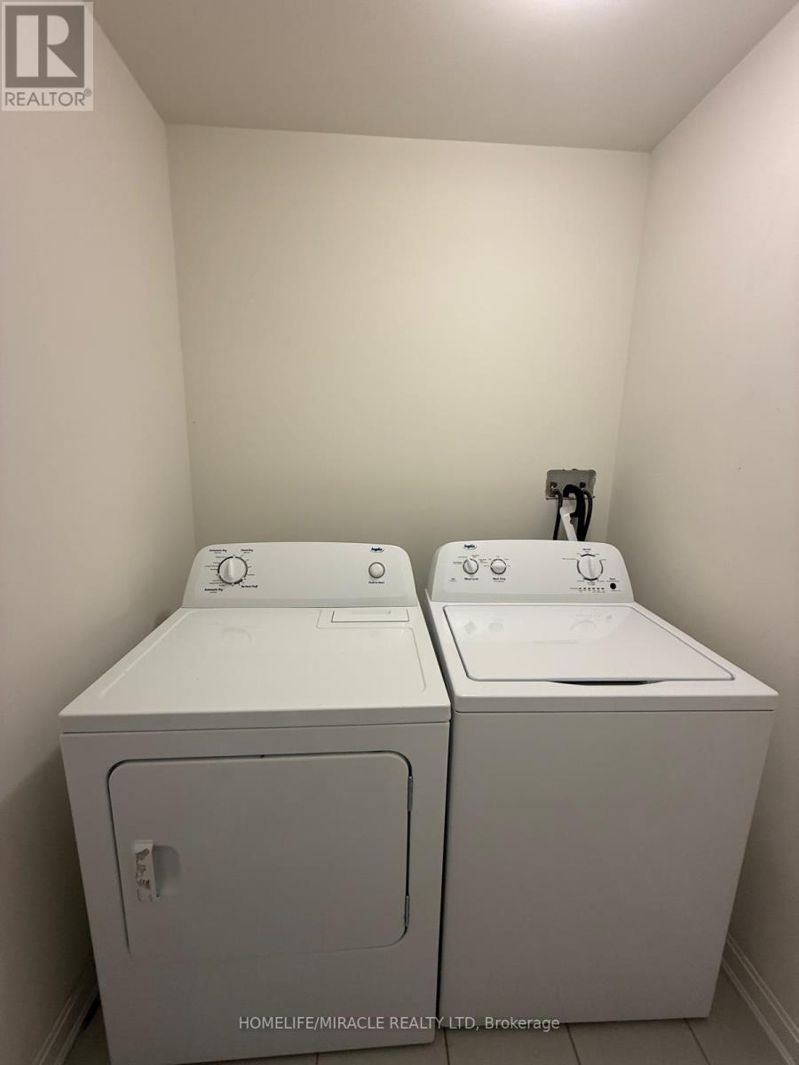 127 Oakmont Drive, Loyalist, ON - Indoor Photo Showing Laundry Room