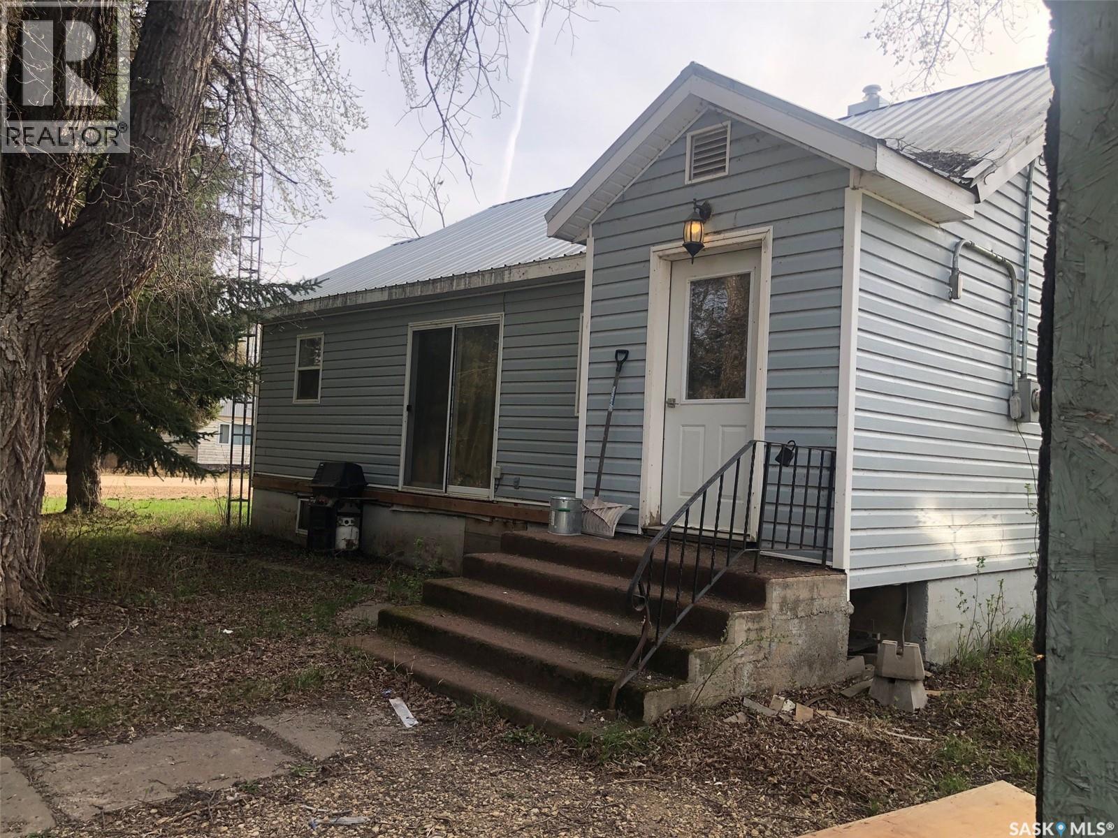 19 1St Avenue N, Hyas, SK - Outdoor