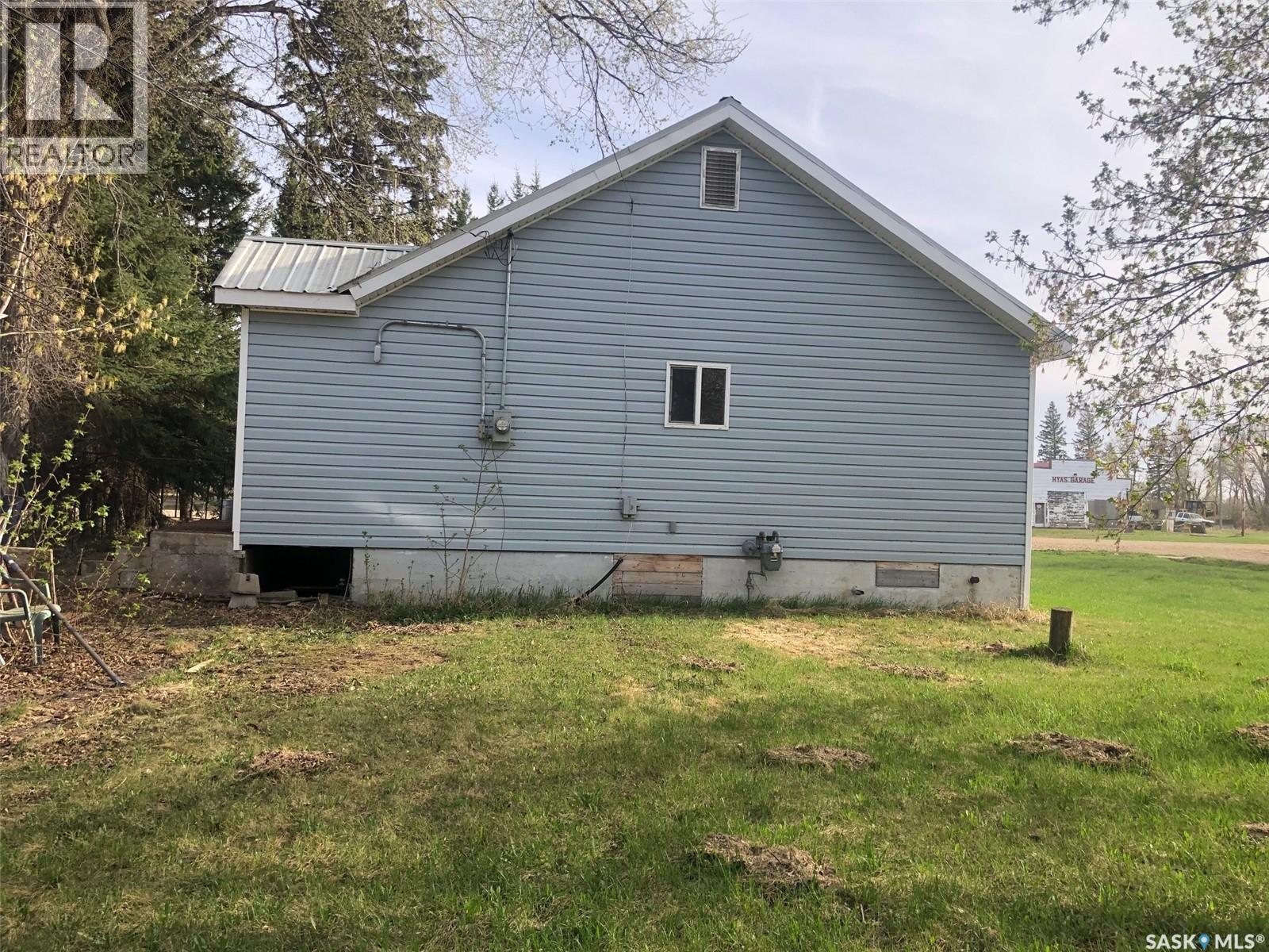 19 1St Avenue N, Hyas, SK - Outdoor With Exterior