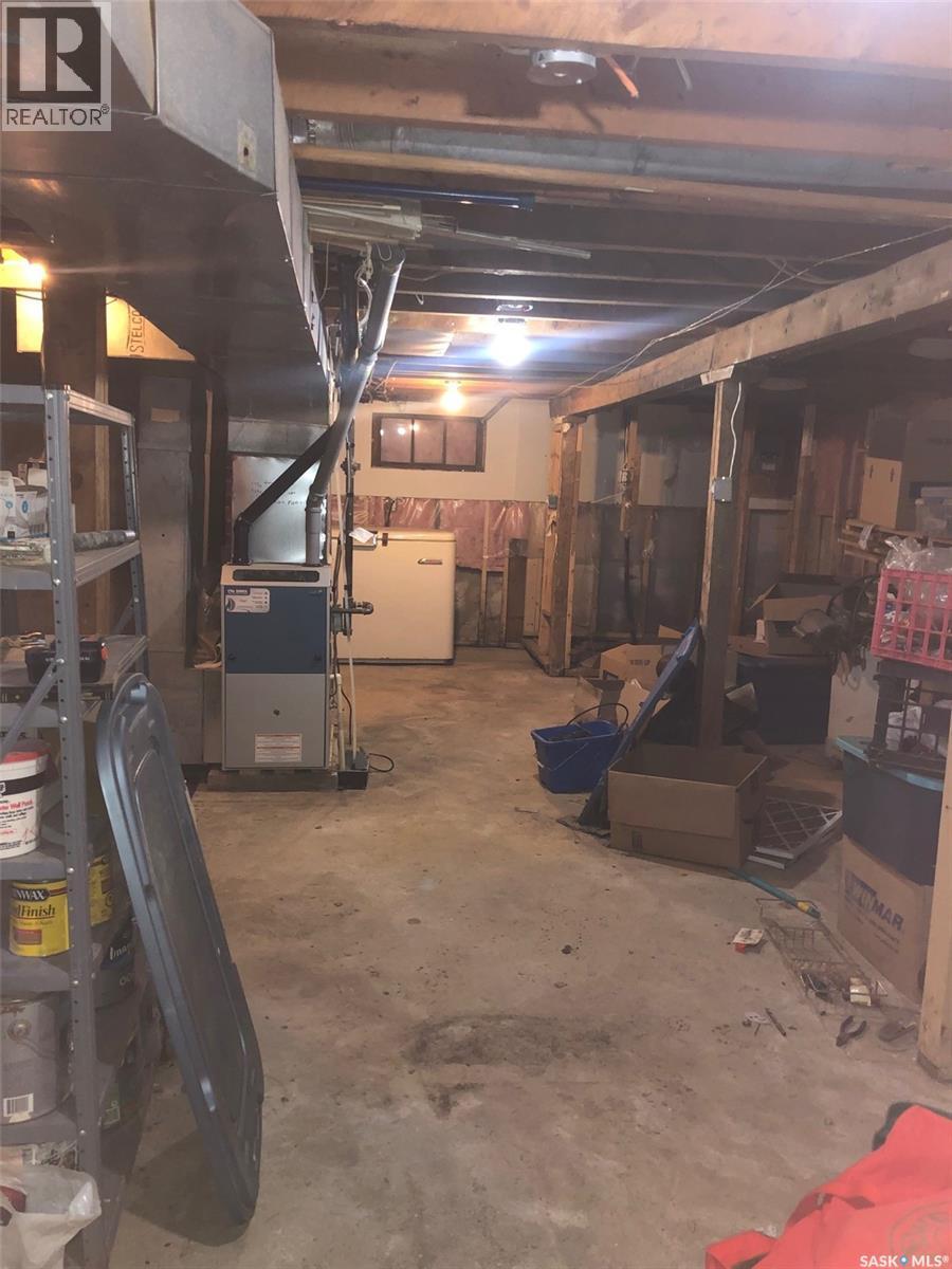 19 1St Avenue N, Hyas, SK - Indoor Photo Showing Basement