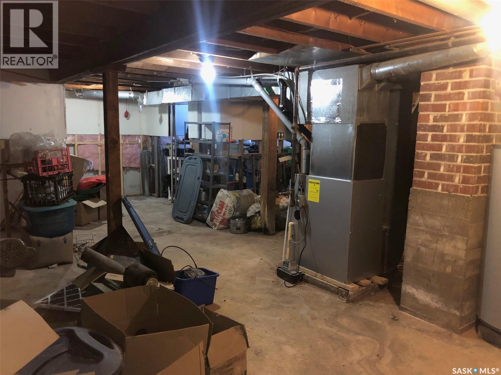19 1St Avenue N, Hyas, SK - Indoor Photo Showing Basement