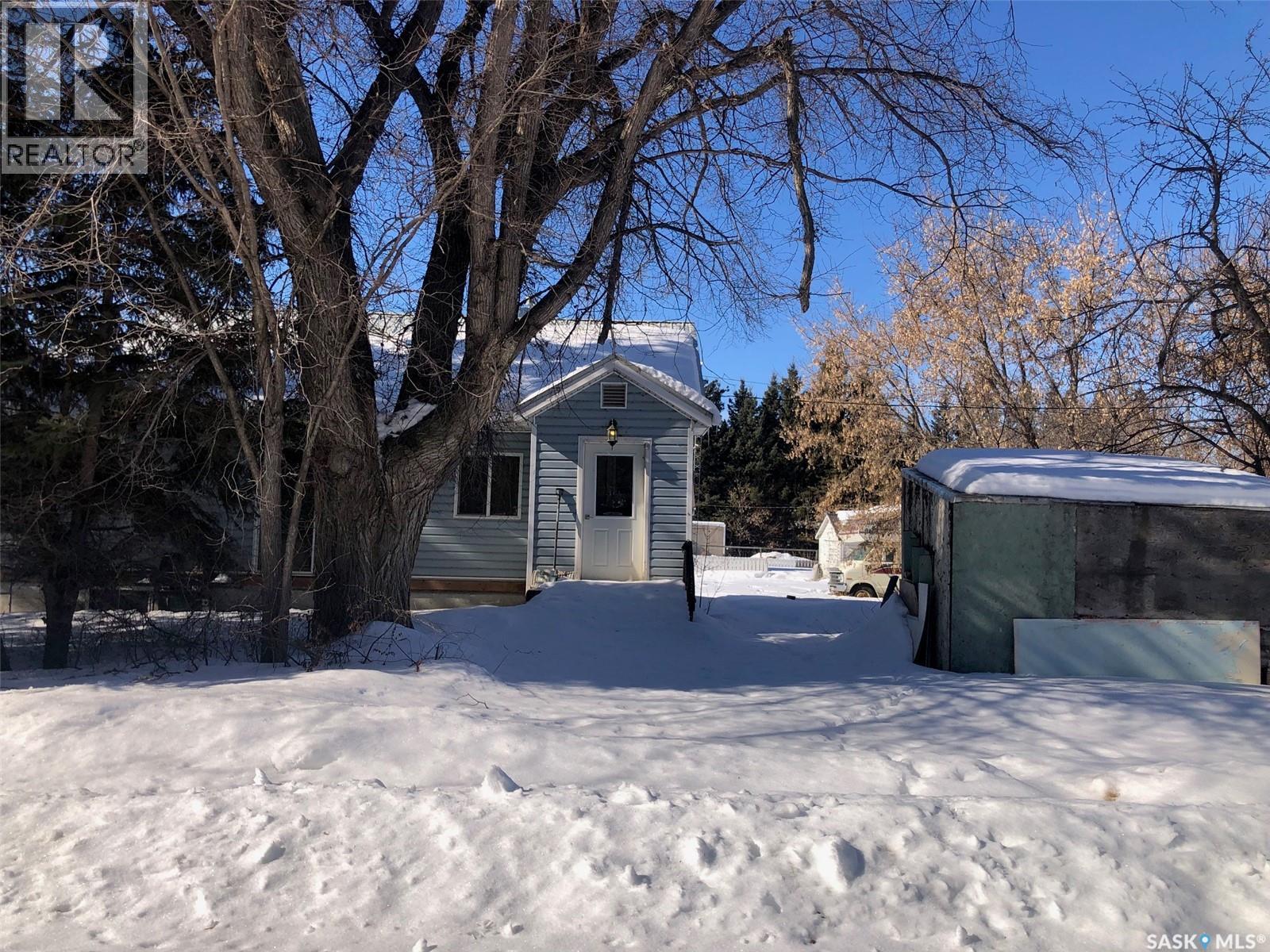 19 1St Avenue N, Hyas, SK - Outdoor