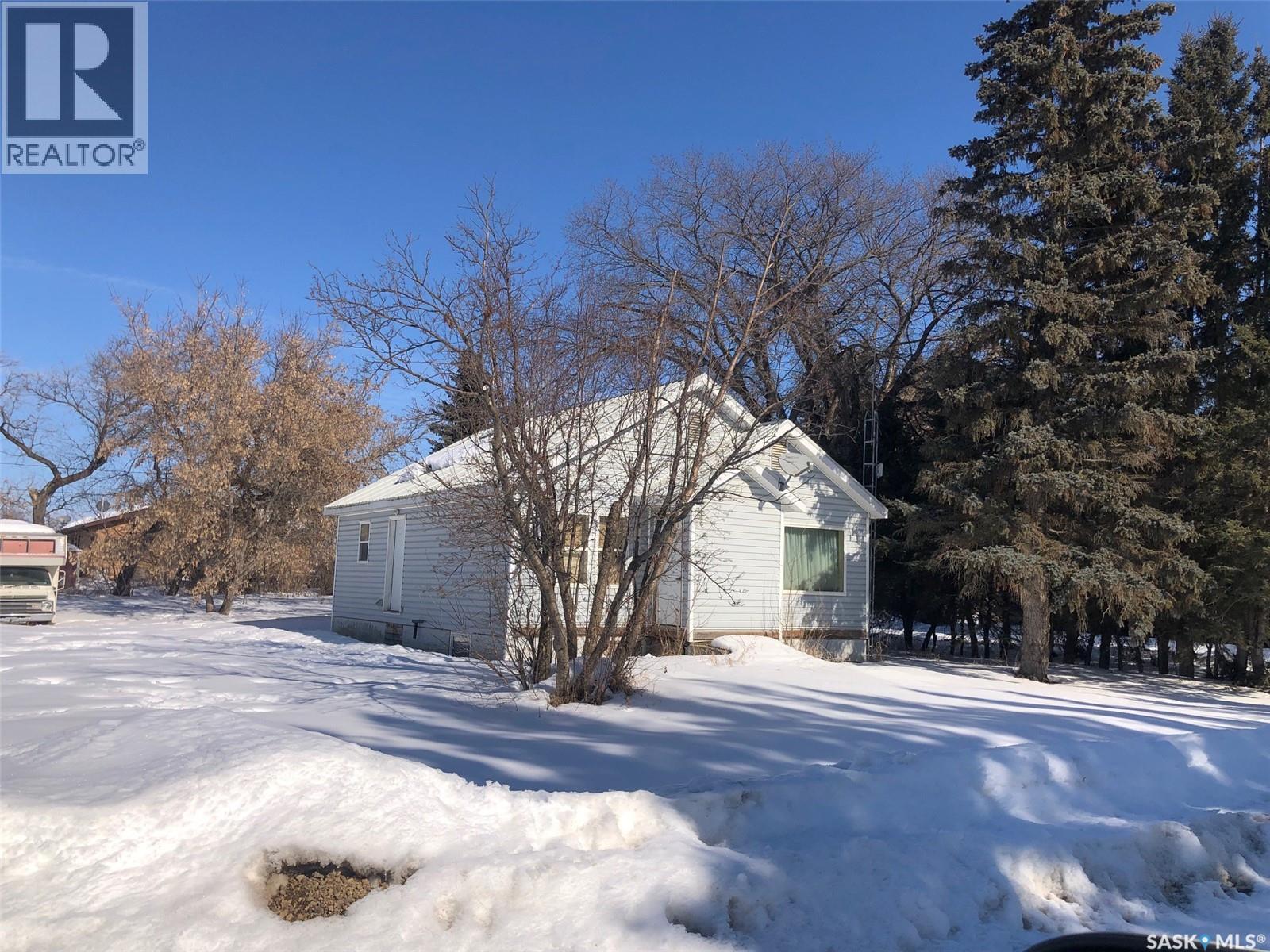 19 1St Avenue N, Hyas, SK - Outdoor