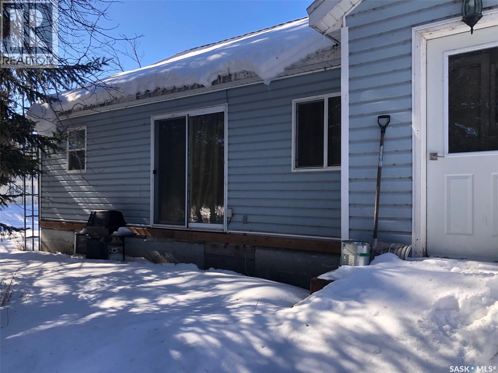 19 1St Avenue N, Hyas, SK - Outdoor With Exterior