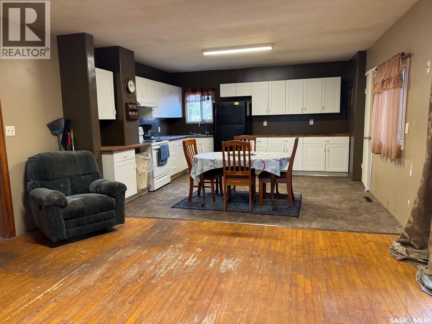 19 1St Avenue N, Hyas, SK