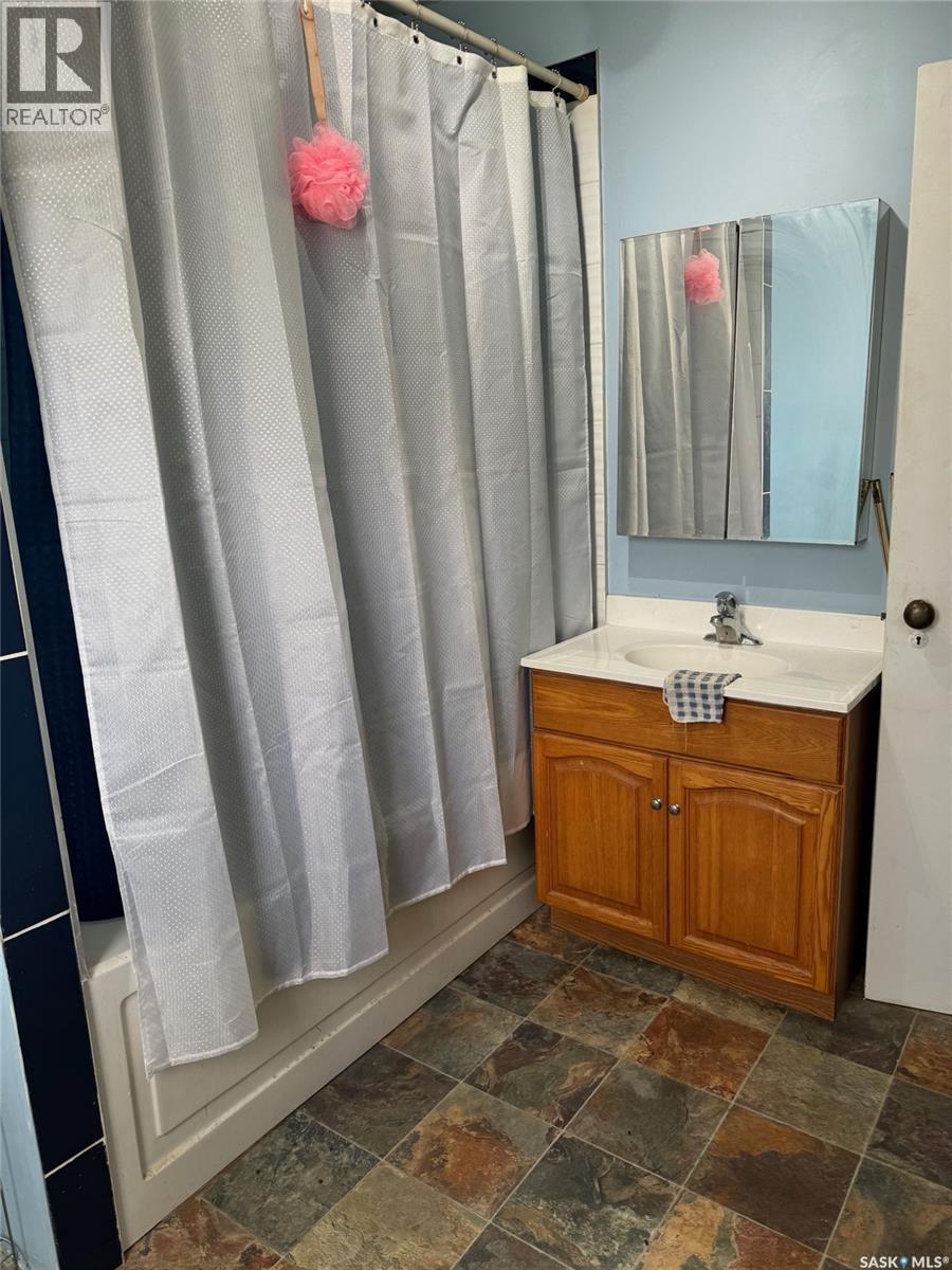 19 1St Avenue N, Hyas, SK