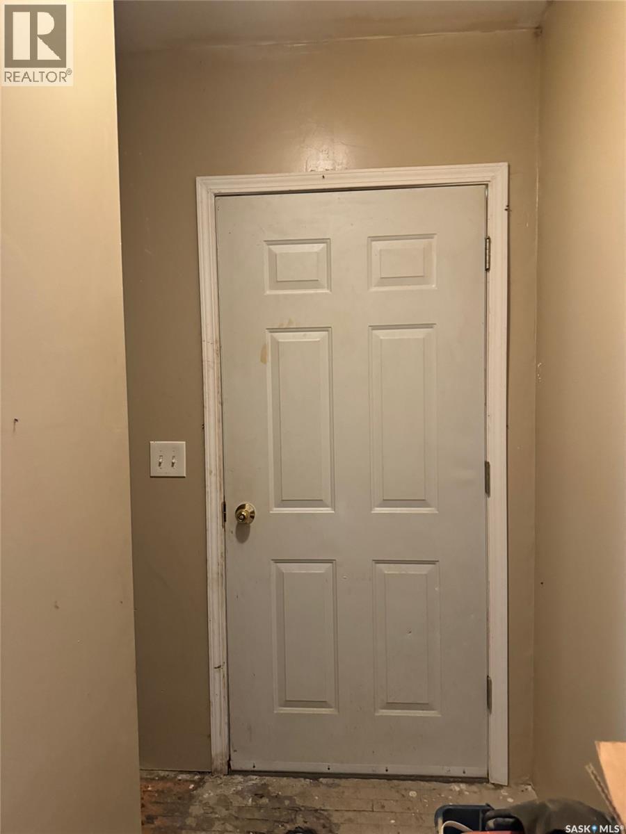 19 1St Avenue N, Hyas, SK
