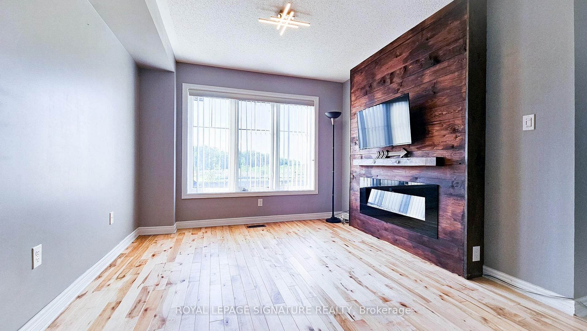 10 Keith Crescent, St. Catharines, ON - Indoor Photo Showing Other Room With Fireplace