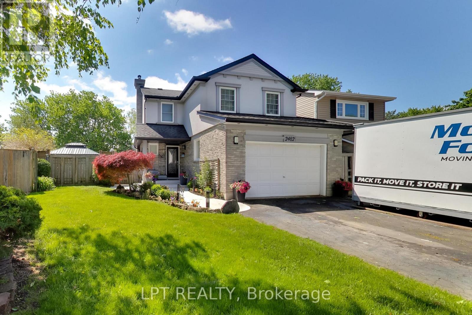 2482 Snowhill Court, Burlington, ON - Outdoor
