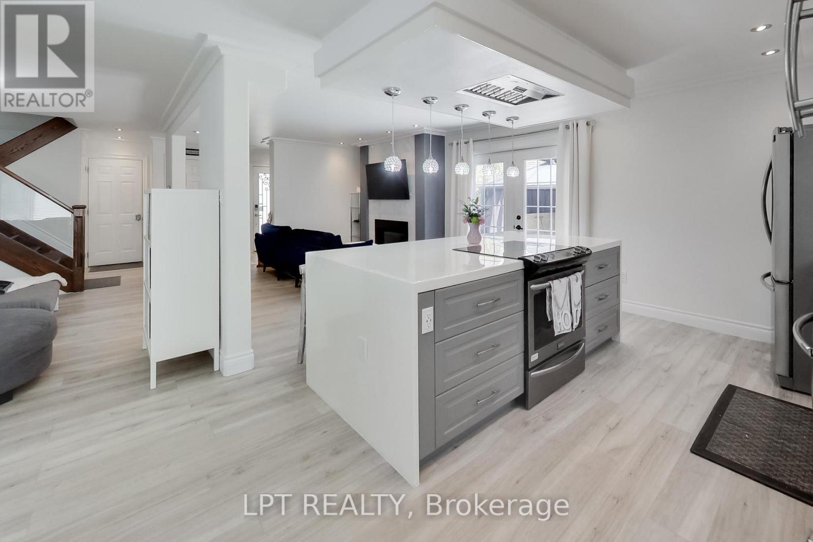 2482 Snowhill Court, Burlington, ON - Indoor