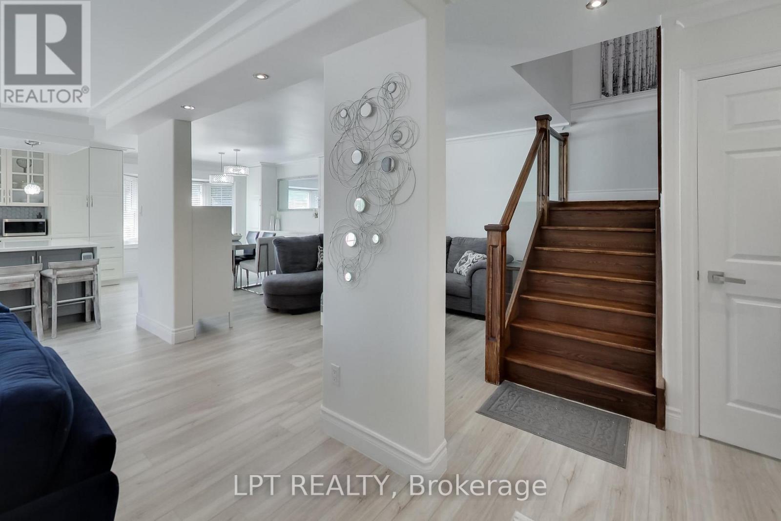 2482 Snowhill Court, Burlington, ON - Indoor Photo Showing Other Room