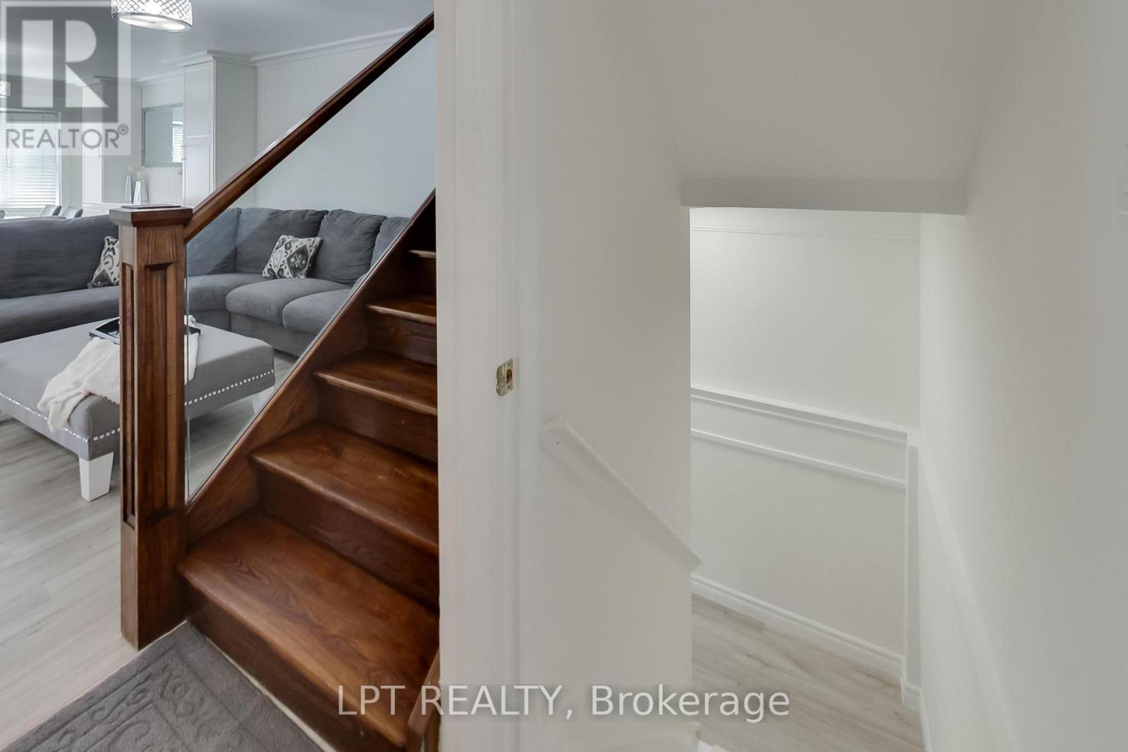 2482 Snowhill Court, Burlington, ON - Indoor Photo Showing Other Room