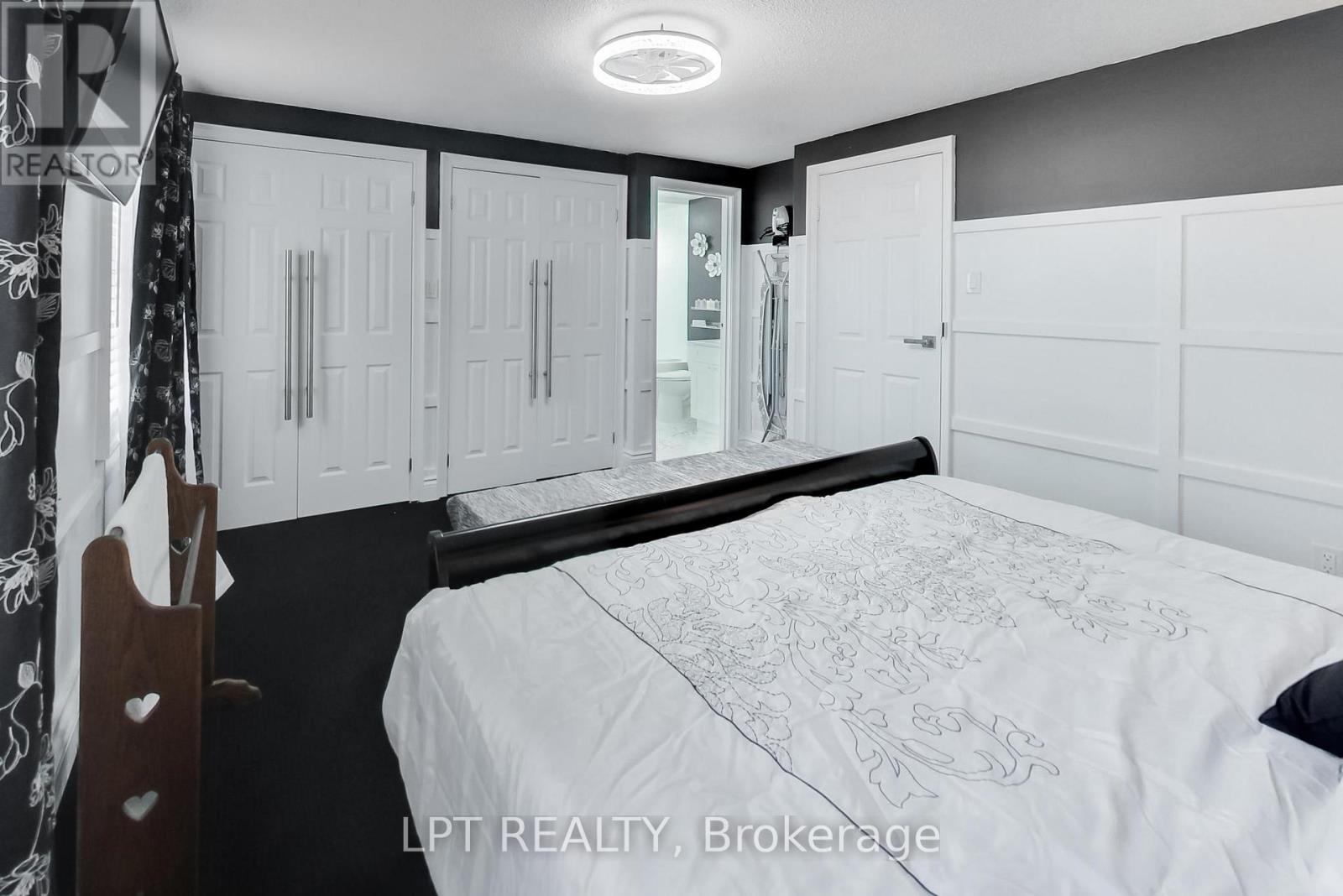 2482 Snowhill Court, Burlington, ON - Indoor Photo Showing Bedroom