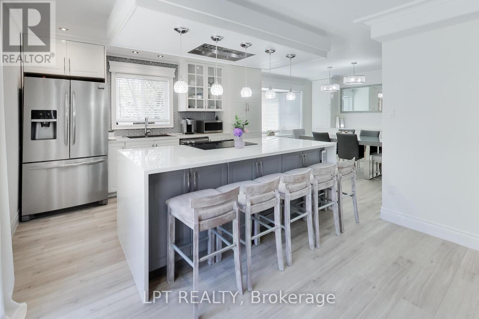 2482 Snowhill Court, Burlington, ON - Indoor