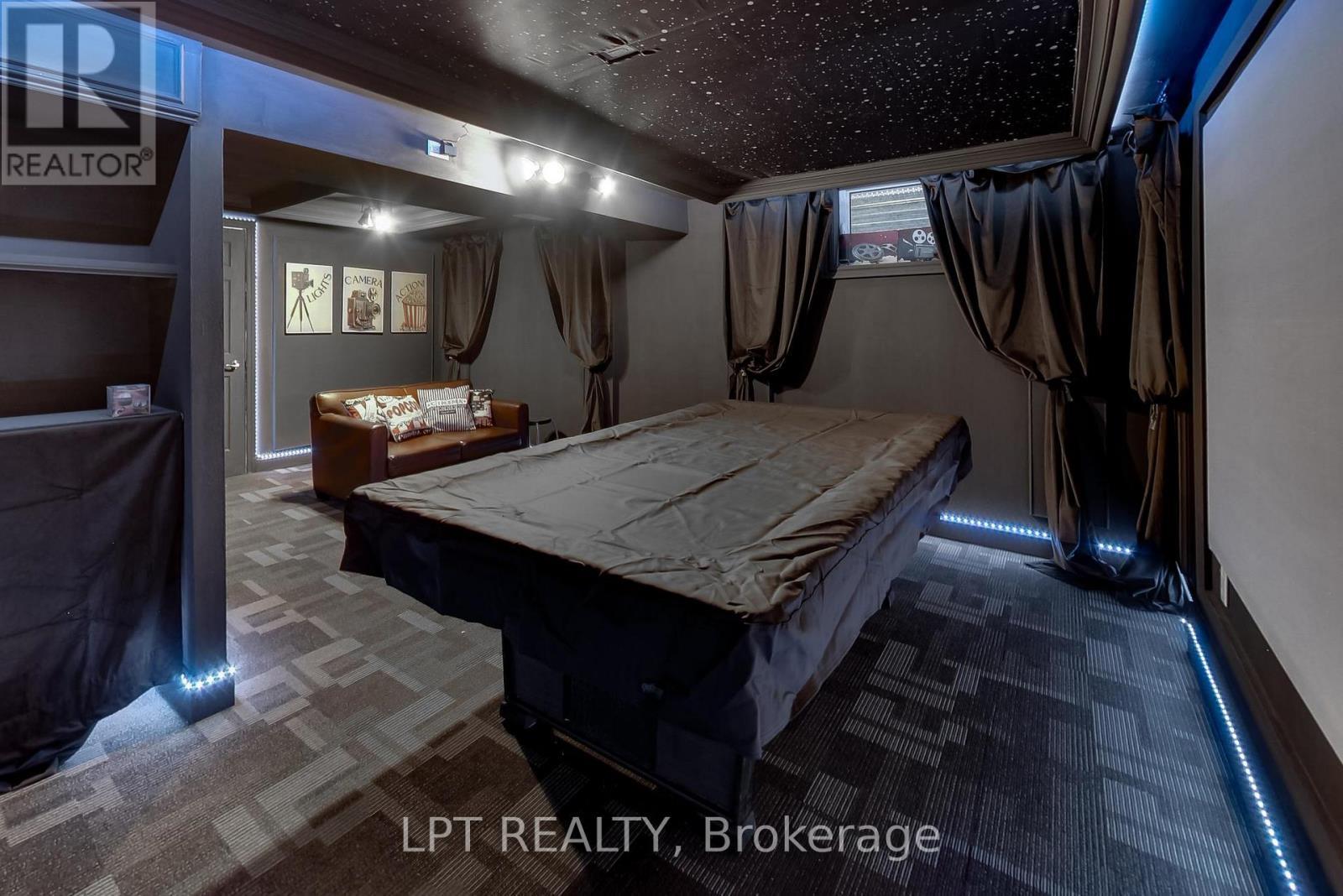 2482 Snowhill Court, Burlington, ON - Indoor Photo Showing Other Room