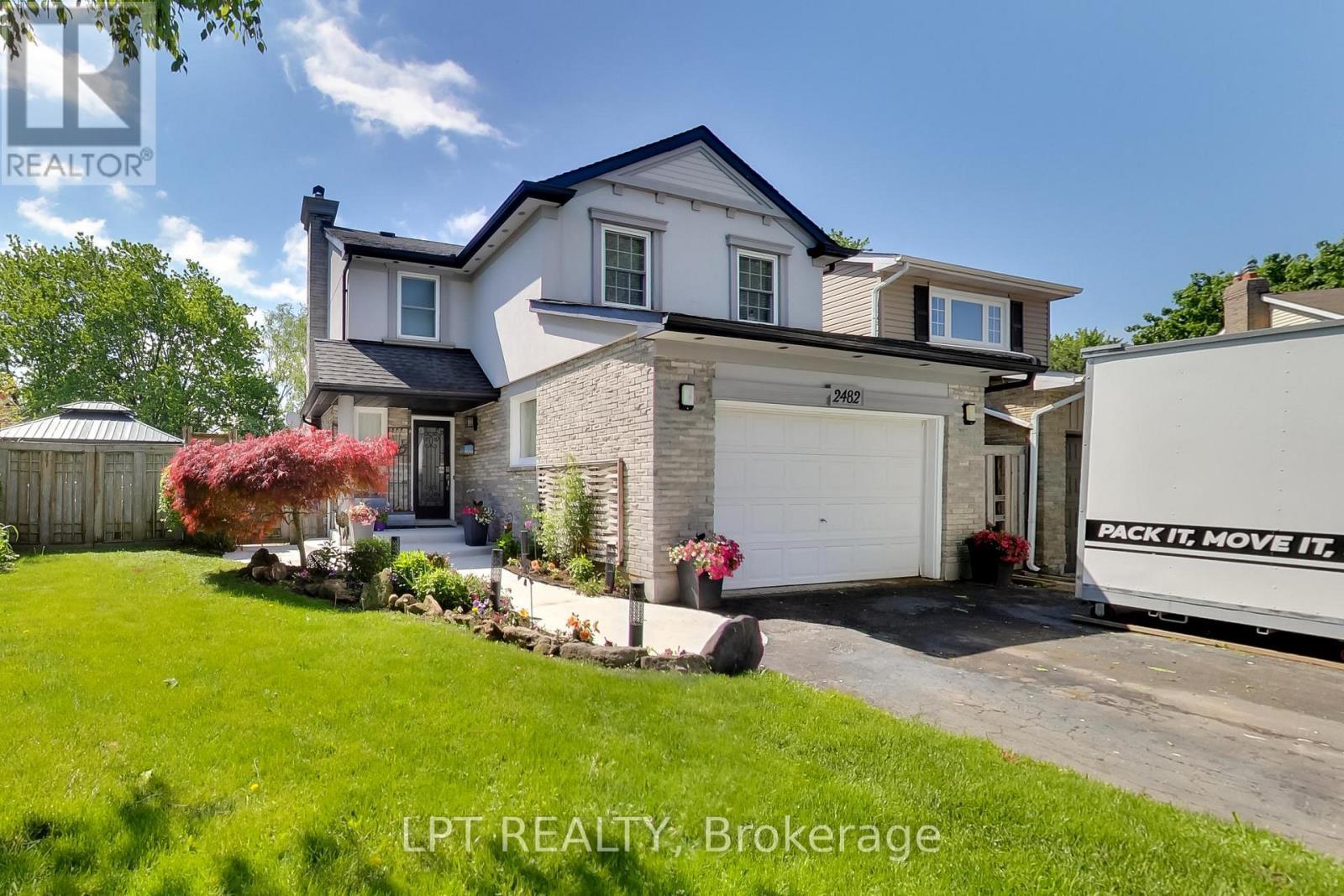2482 Snowhill Court, Burlington, ON - Outdoor