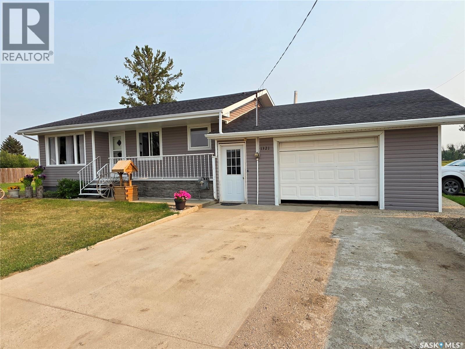 1321 Herbert Avenue, Herbert, SK