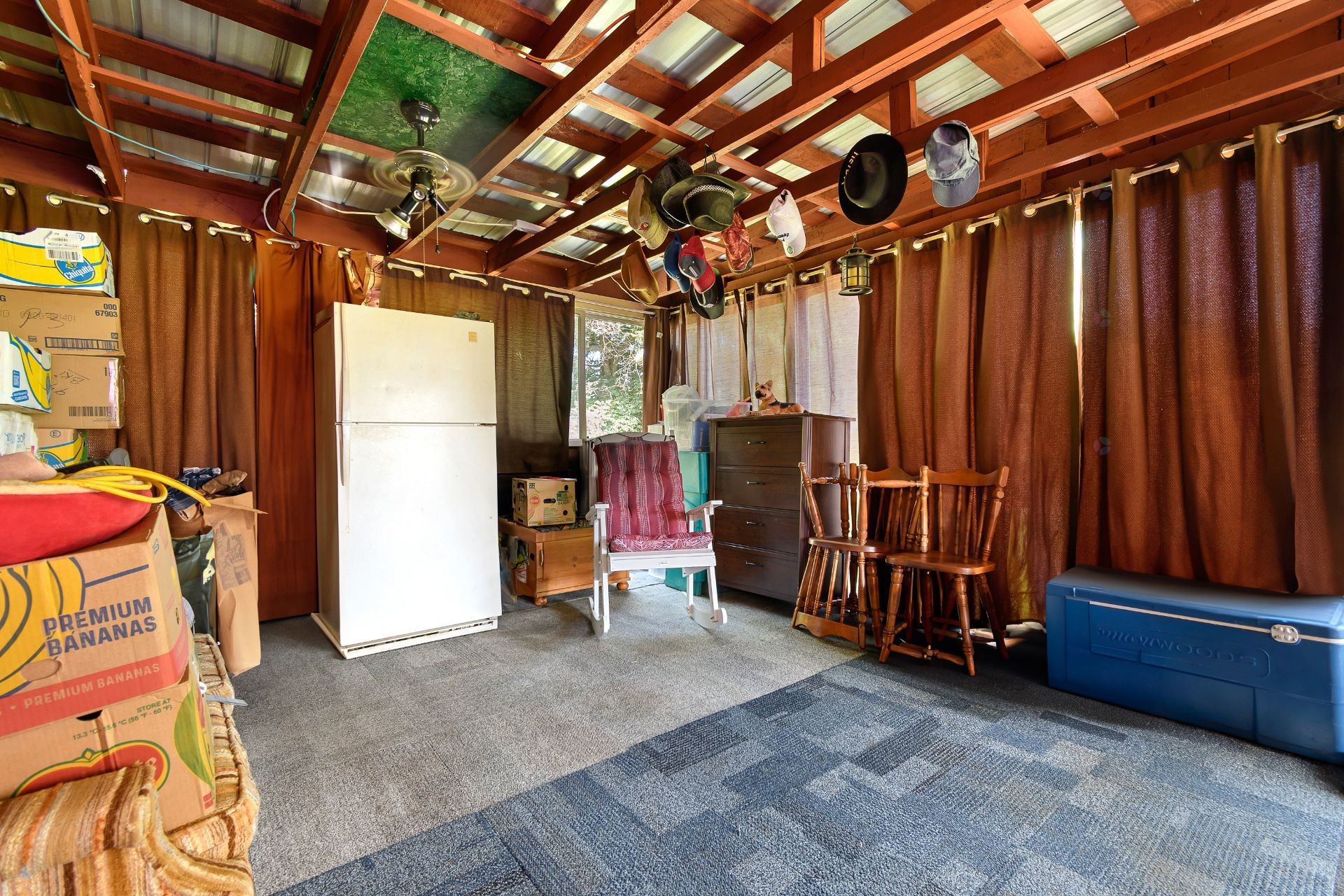 Sun Room - 99 Route 148, Bristol, QC - Indoor