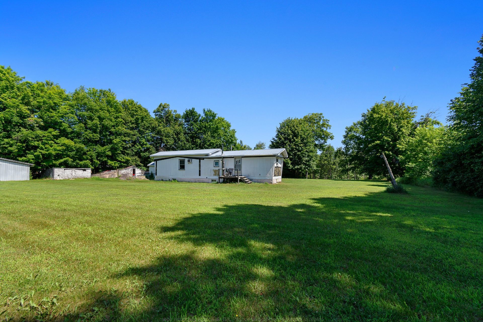 Back of Structure - 99 Route 148, Bristol, QC - Outdoor