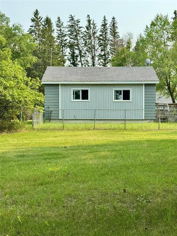42 Third Avenue E, Oak Lake, MB