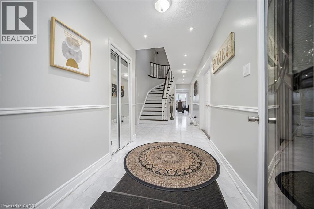 692 Huntington Ridge Drive, Mississauga, ON - Indoor Photo Showing Other Room