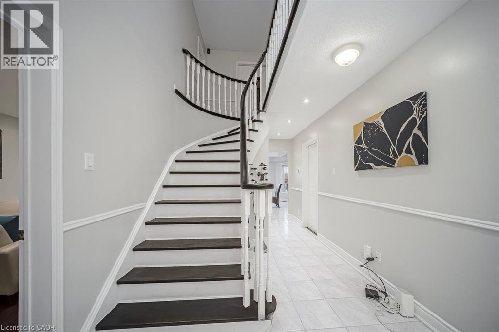 692 Huntington Ridge Drive, Mississauga, ON - Indoor Photo Showing Other Room