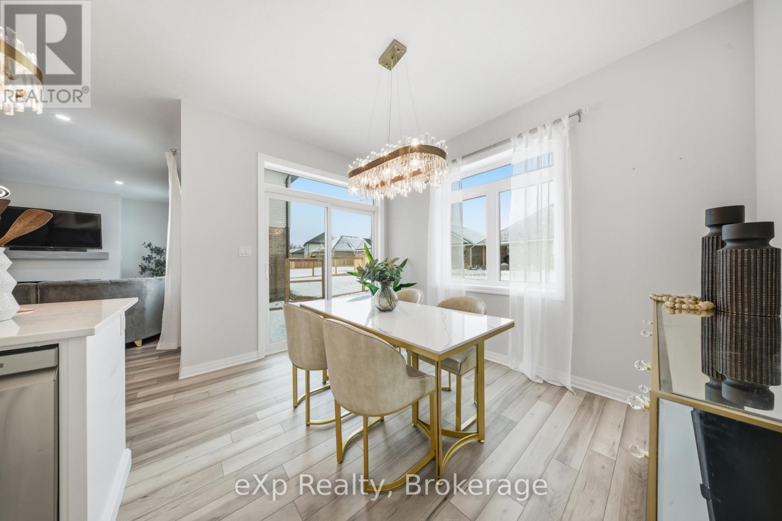 89 Acorn Trail, St. Thomas, ON - Indoor Photo Showing Dining Room