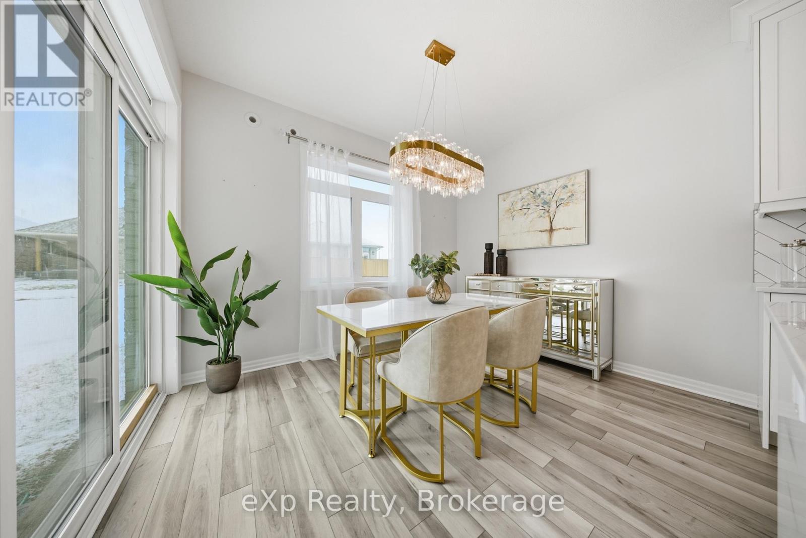 89 Acorn Trail, St. Thomas, ON - Indoor Photo Showing Dining Room