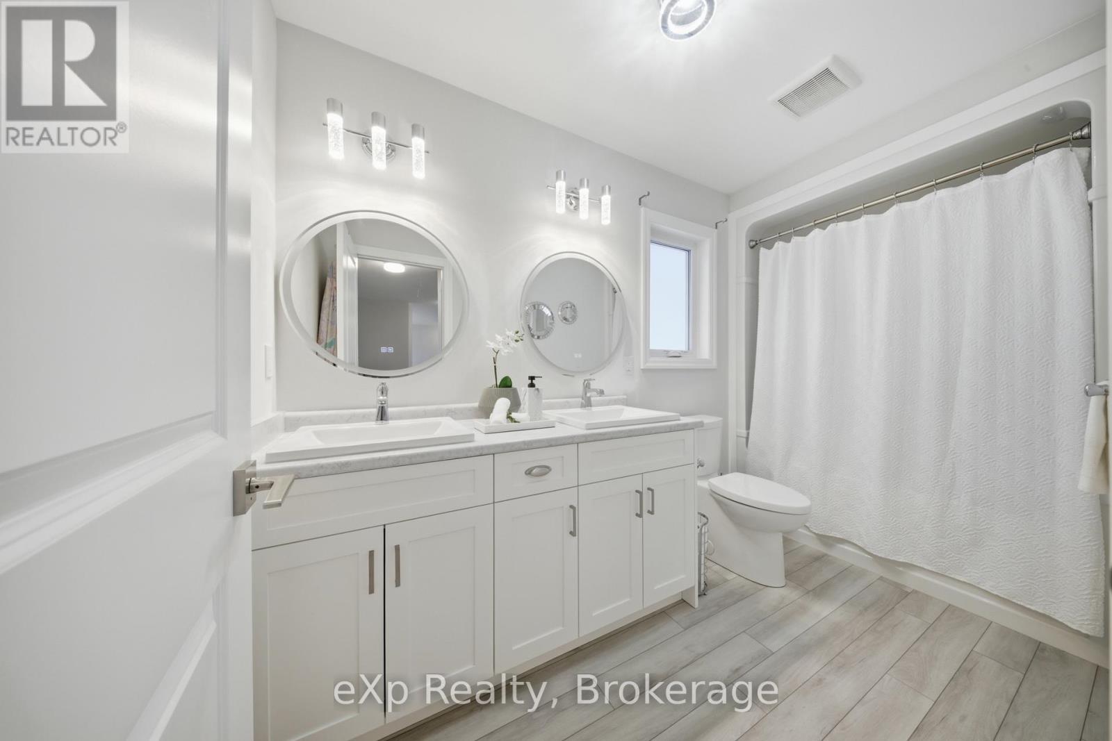 89 Acorn Trail, St. Thomas, ON - Indoor Photo Showing Bathroom