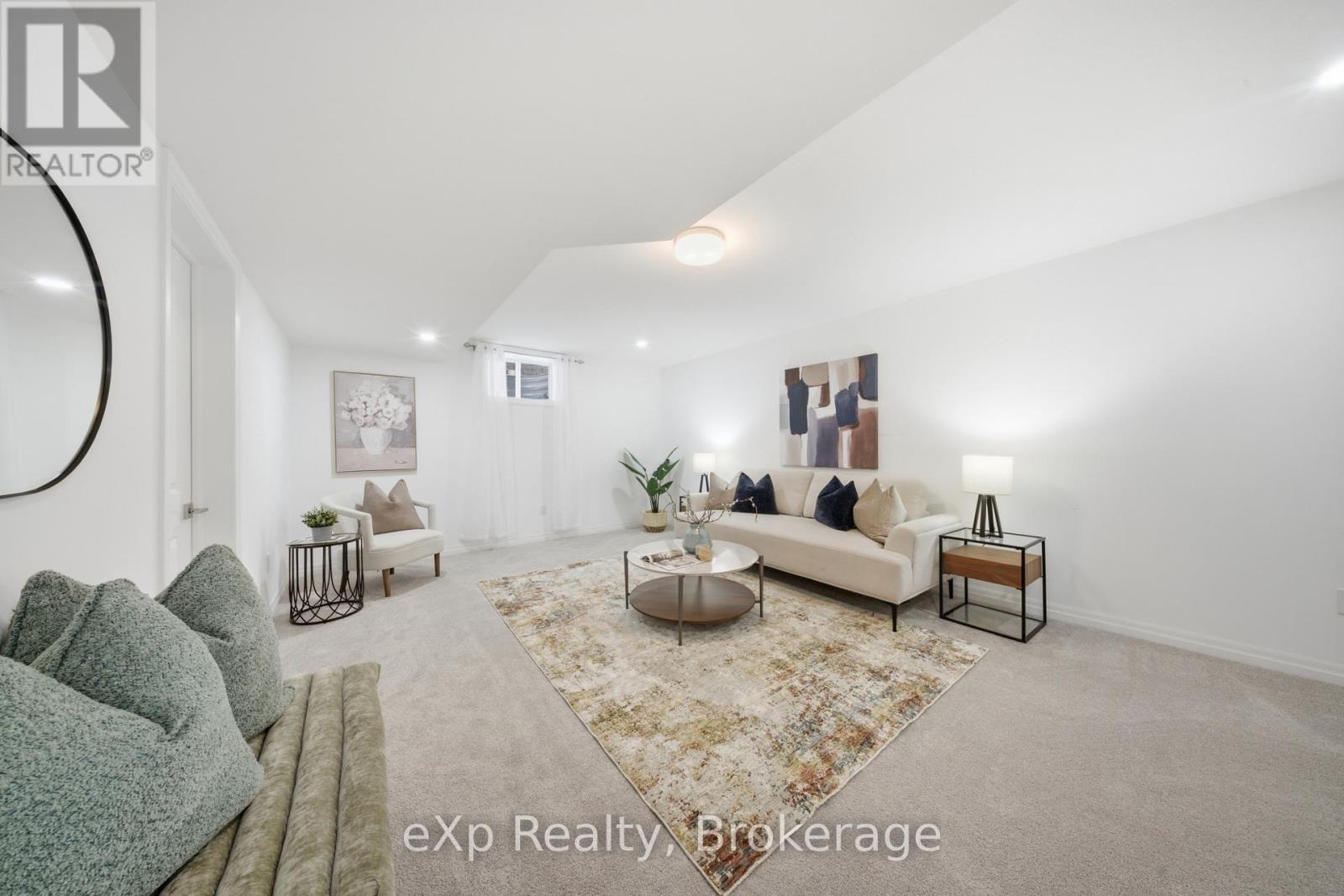89 Acorn Trail, St. Thomas, ON - Indoor Photo Showing Living Room