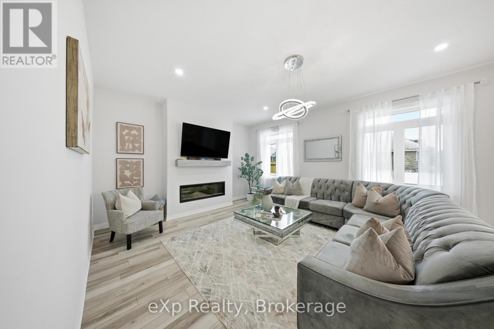 89 Acorn Trail, St. Thomas, ON - Indoor Photo Showing Living Room With Fireplace