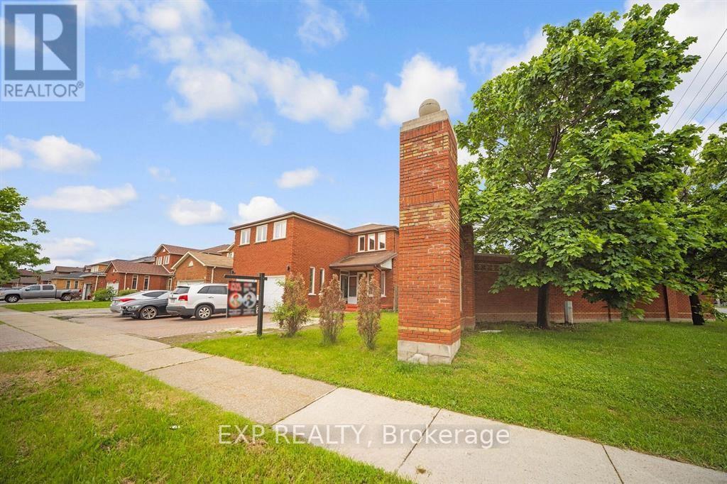 692 Huntington Ridge Drive, Mississauga, ON - Outdoor