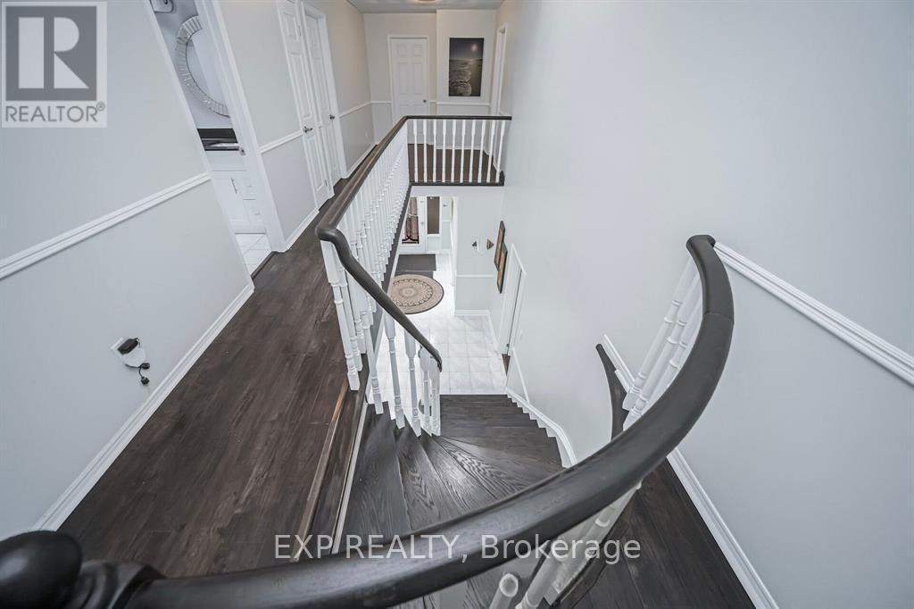 692 Huntington Ridge Drive, Mississauga, ON - Indoor Photo Showing Other Room