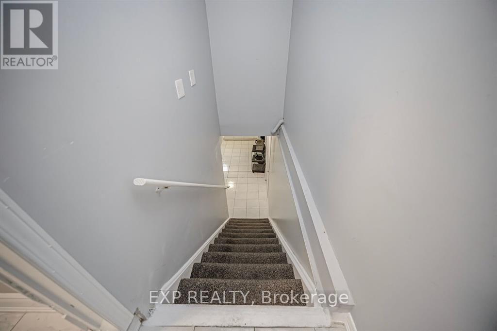 692 Huntington Ridge Drive, Mississauga, ON - Indoor Photo Showing Other Room