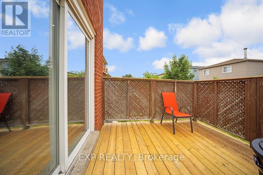 692 Huntington Ridge Drive, Mississauga, ON - Outdoor With Deck Patio Veranda With Exterior