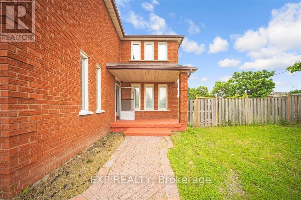 692 Huntington Ridge Drive, Mississauga, ON - Outdoor