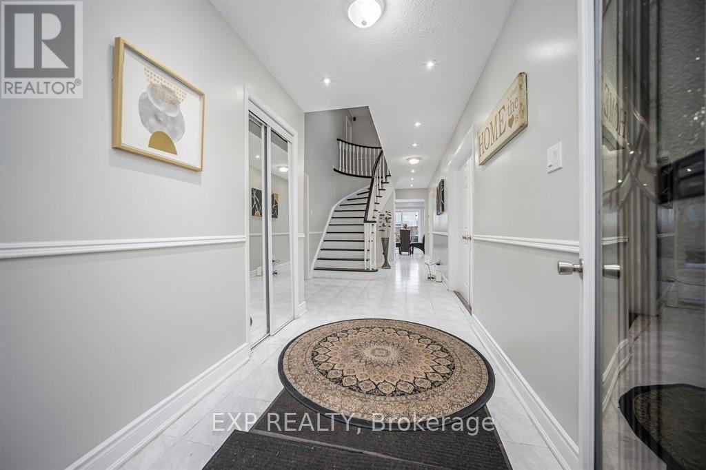 692 Huntington Ridge Drive, Mississauga, ON - Indoor Photo Showing Other Room
