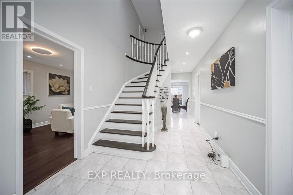 692 Huntington Ridge Drive, Mississauga, ON - Indoor Photo Showing Other Room