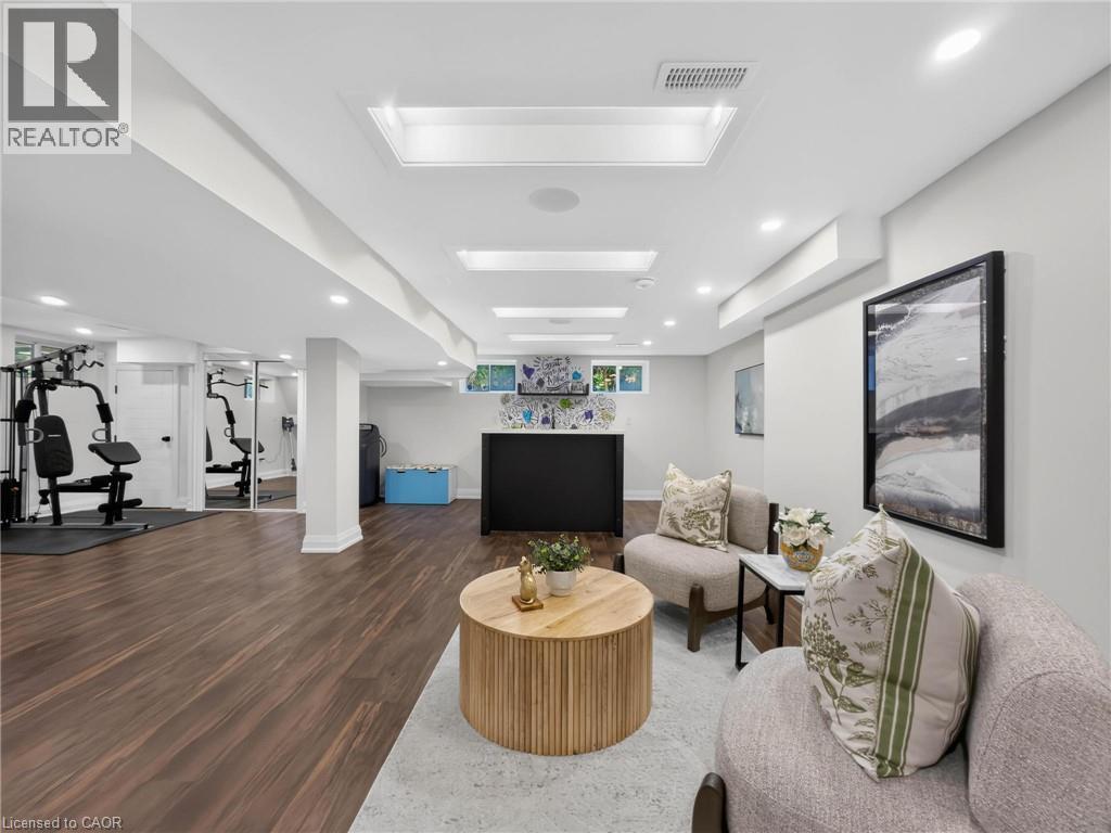 5178 Hunter Drive, Burlington, ON - Indoor