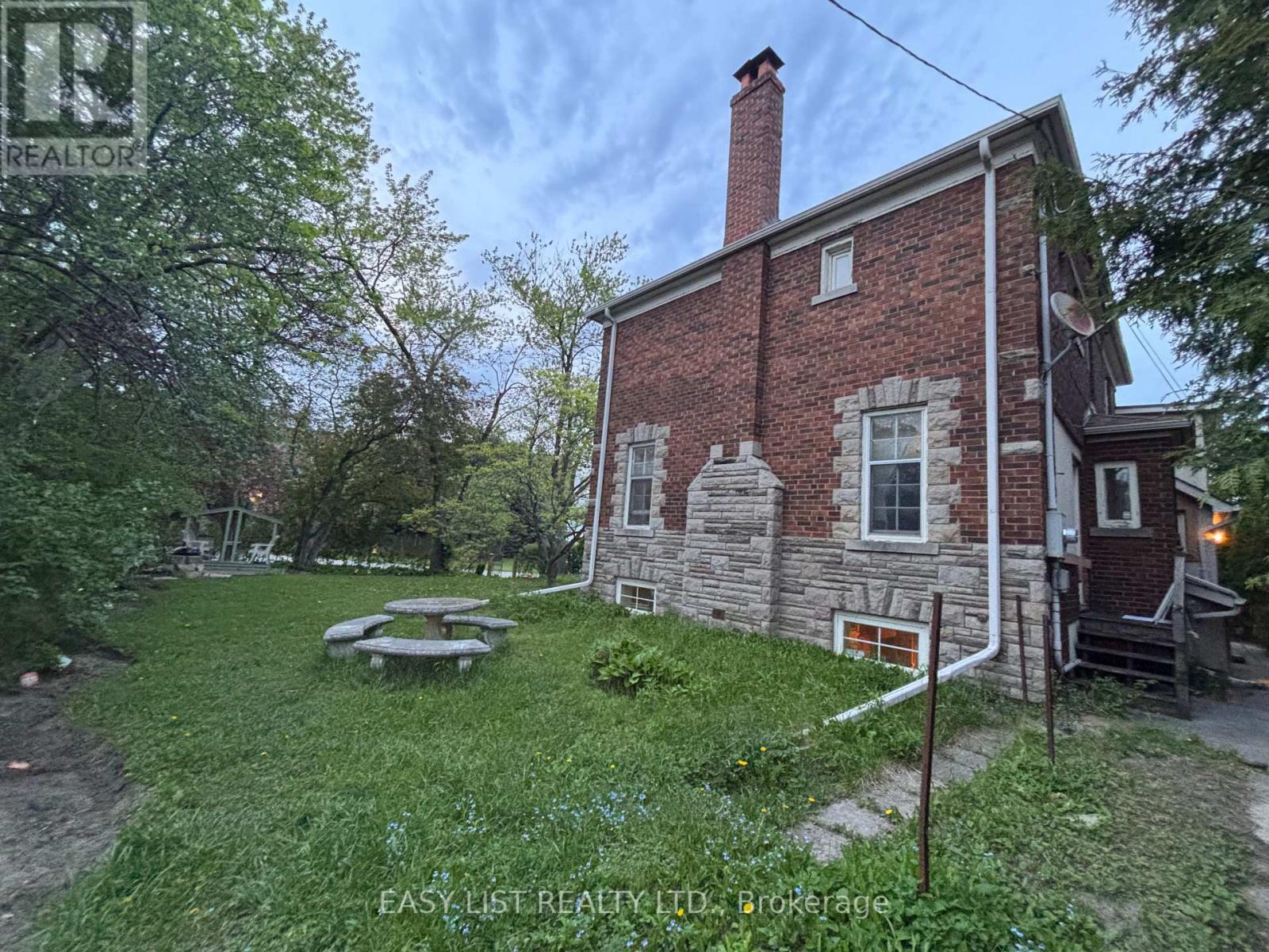 205 Ridley Boulevard, Toronto, ON - Outdoor
