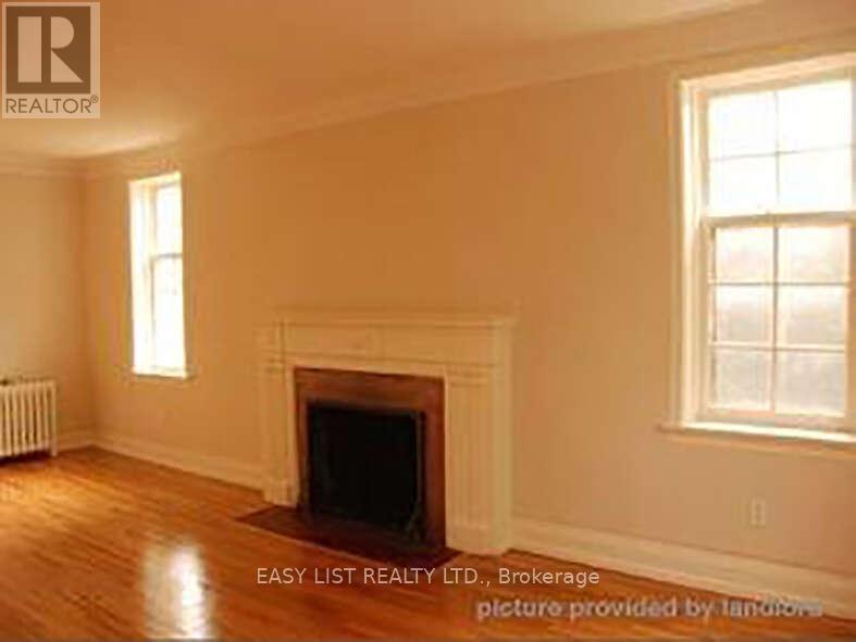 205 Ridley Boulevard, Toronto, ON - Indoor With Fireplace